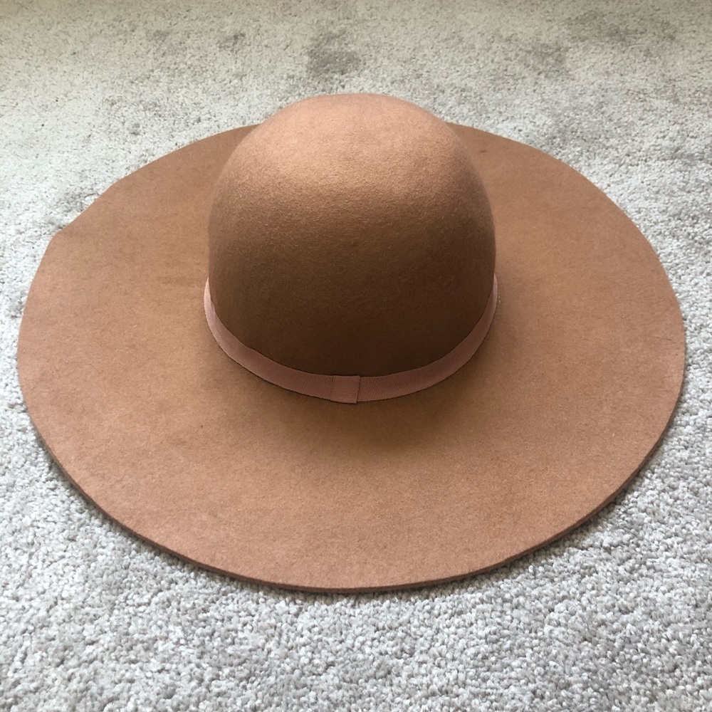 Wool Hat, Perfect for Fall 🍁